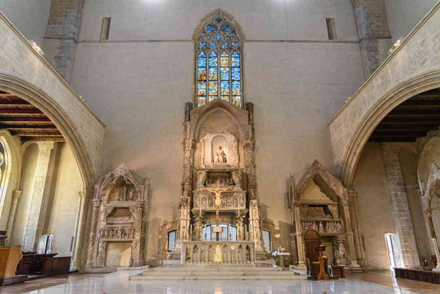 085 - Italia - Nápoles - basílica y convento de Santa Clara - basílica.jpg